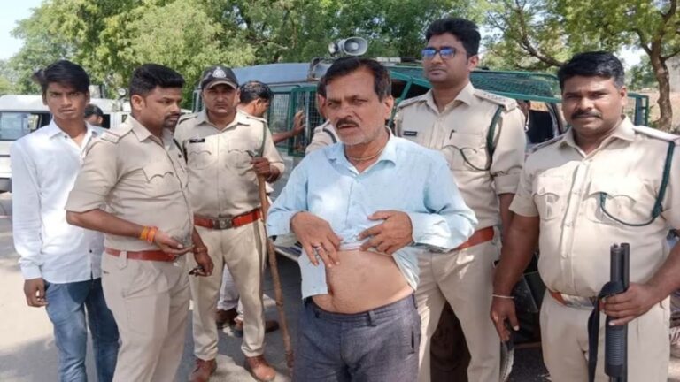 तस्करों ने वन अमले पर किया हमला, पथराव में तीन वन रक्षक चोटिल, तीन वाहन भी क्षतिग्रस्त