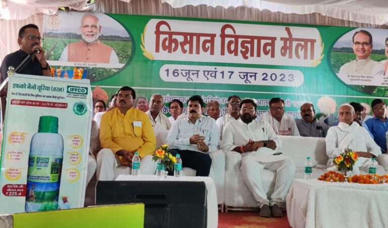 भूमि सुधार के लिए नरवाई जलाना बंद करें किसान- कलेक्टर
