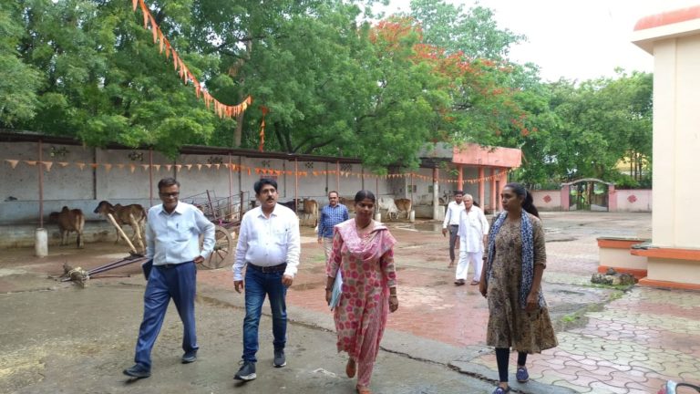 गौशाला का निरीक्षण