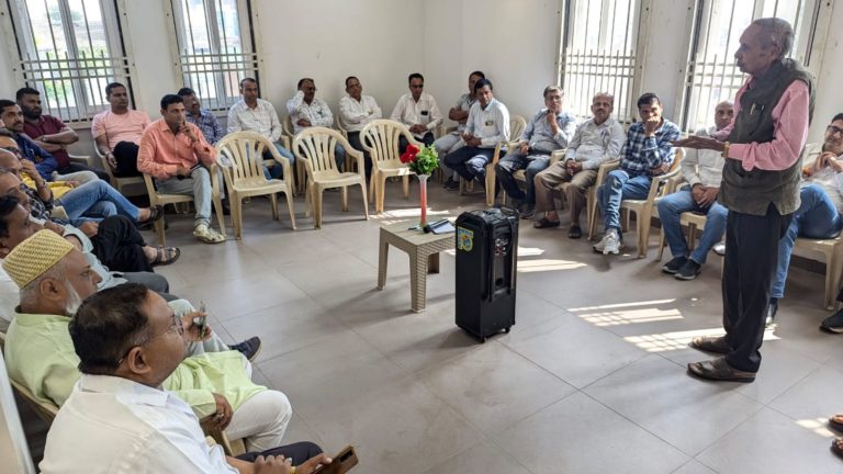 कृषि आदान विक्रेता संघ की संभागीय बैठक में व्यापारियों ने दिखाई एकजुटता.