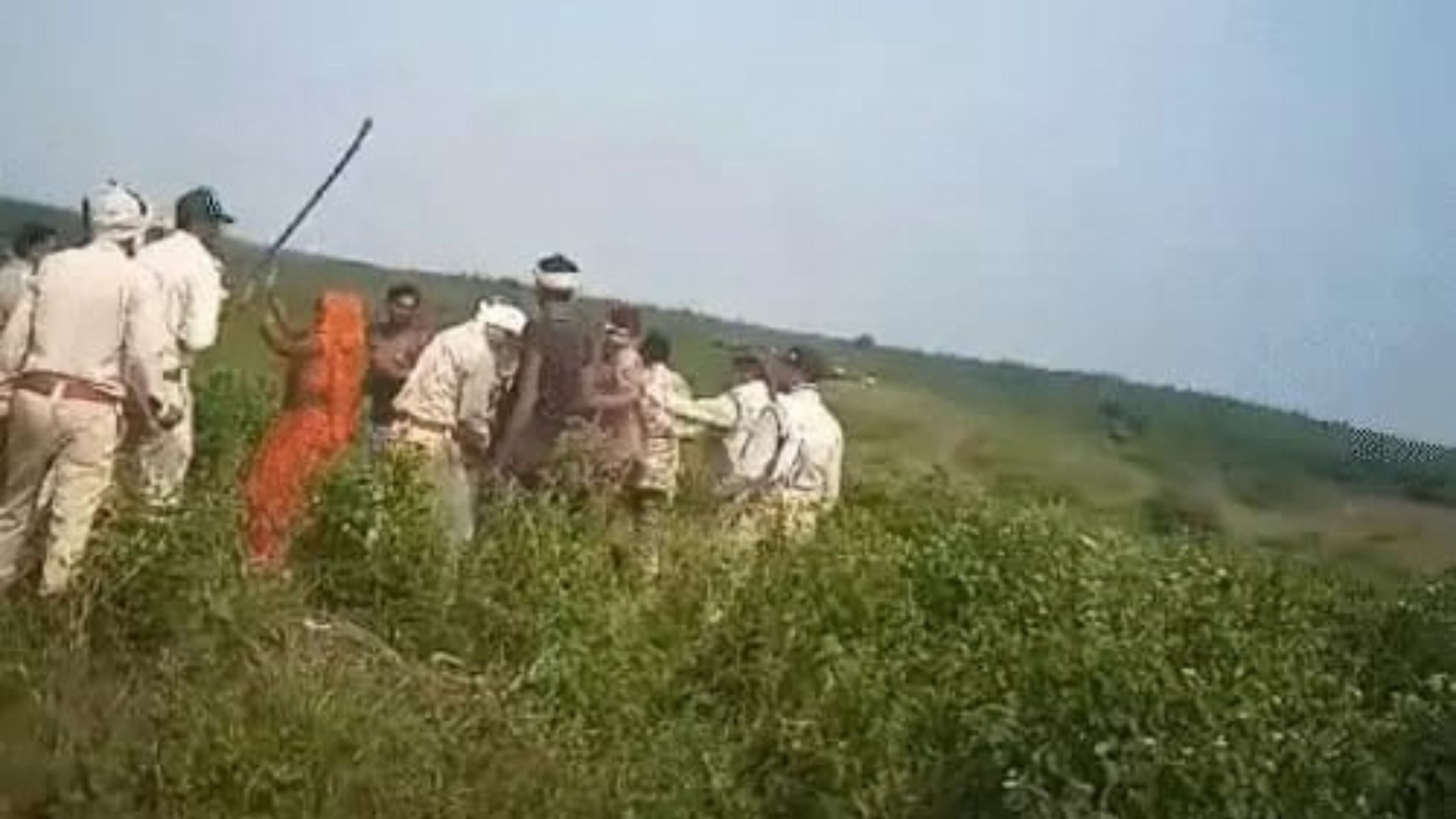 वनभूमि पर कब्जे को लेकर झड़प