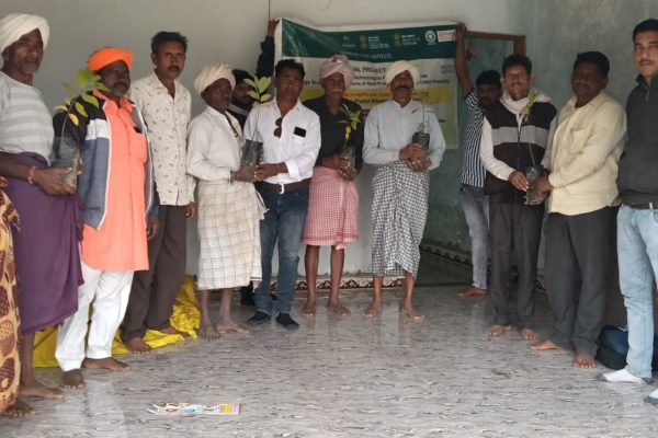 खेती में नवाचार करने वाले किसान हुए सम्मानित