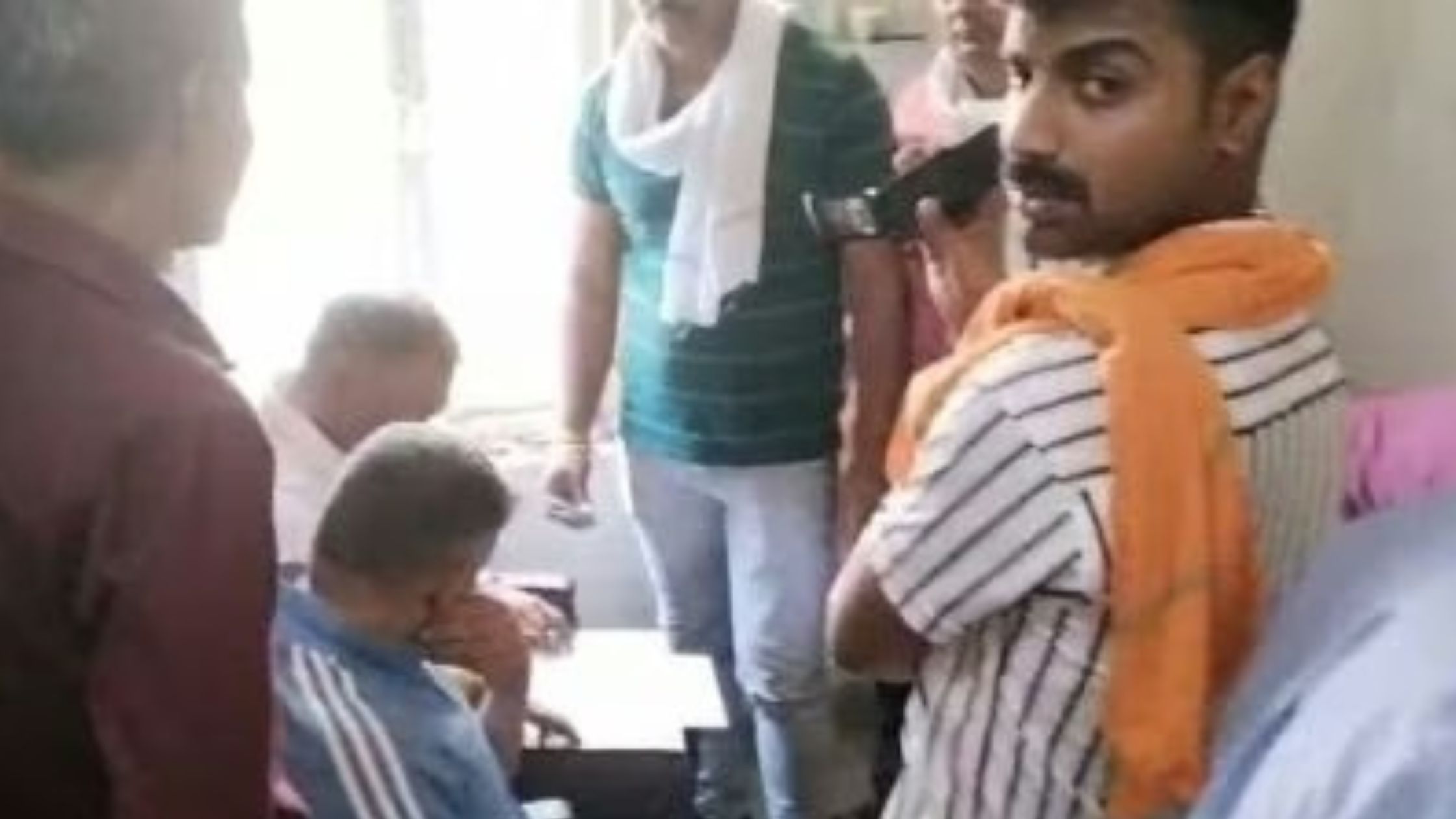 Patwari demanded bribe for correction of name in Khasra Lokayukta took action