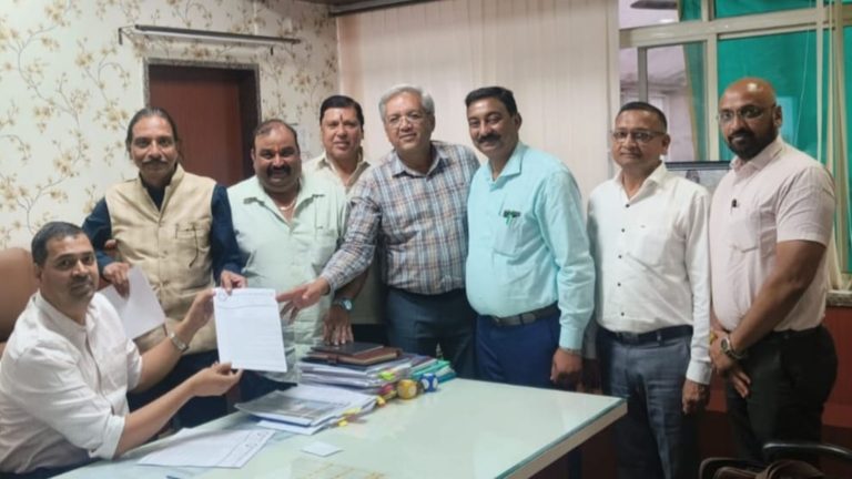 मार्कफेड एवं सोसायटियां उड़ा रही नियमों का मखौल, बगैर डिग्रीधारी कर रहे उर्वरक का विक्रय! 