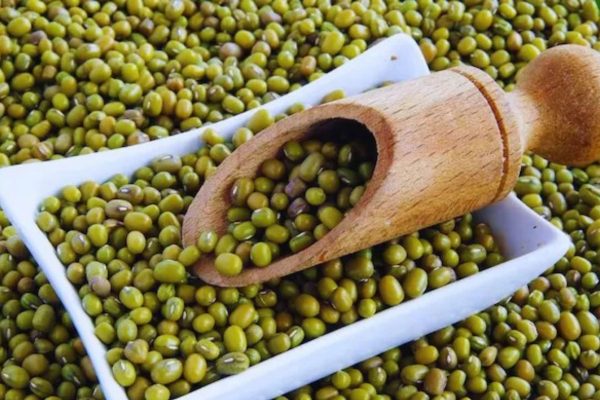 First rejected it by calling it poisonous now the government is ready to buy moong in UP Haryana and Gujarat