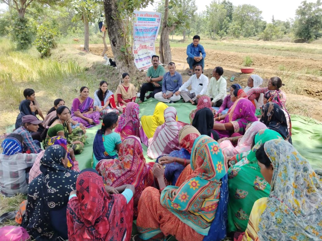 विश्व पर्यावरण दिवस पर जिले में पौधारोपण एवं संगोष्ठी का आयोजन 2 photo 10378