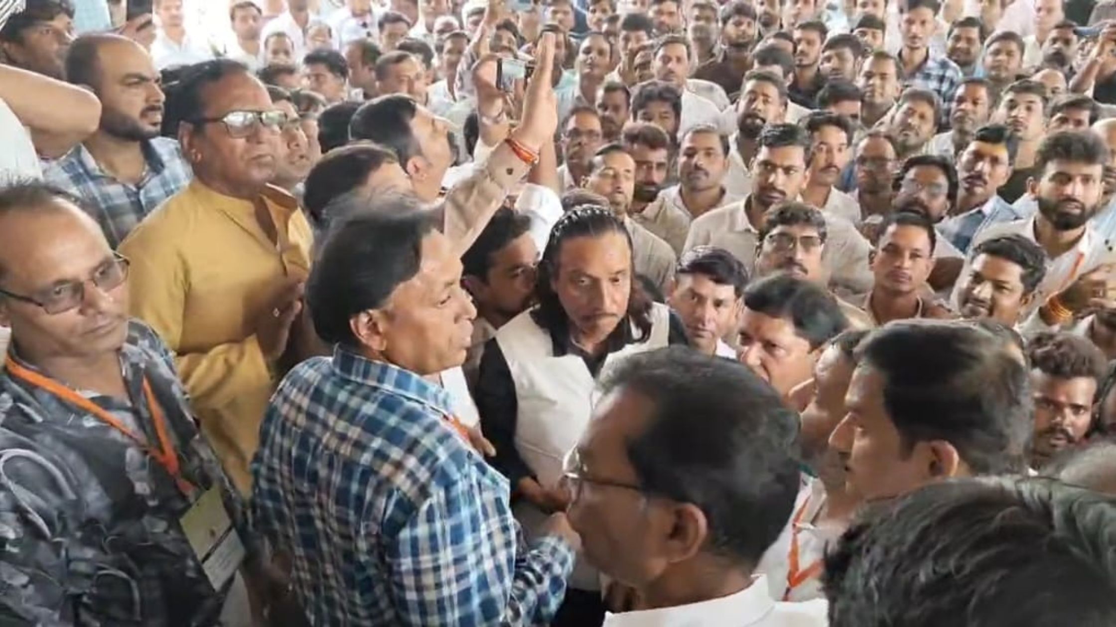 If the sample fails the fault should be of the company and not the seller demand of agricultural input sellers