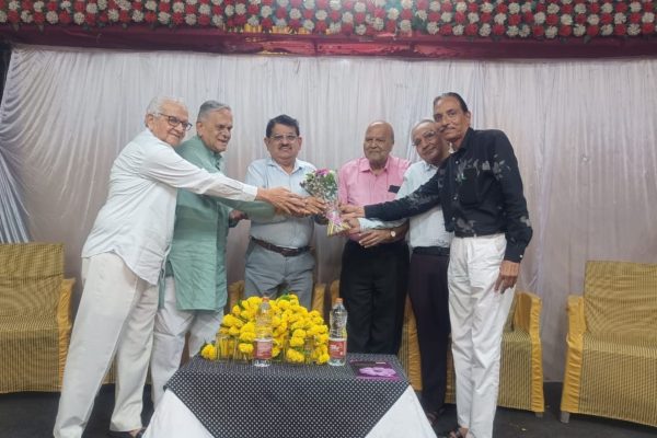 Inspire farmers to cultivate sorghum maize and groundnut along with soybean Deputy Director Tomar