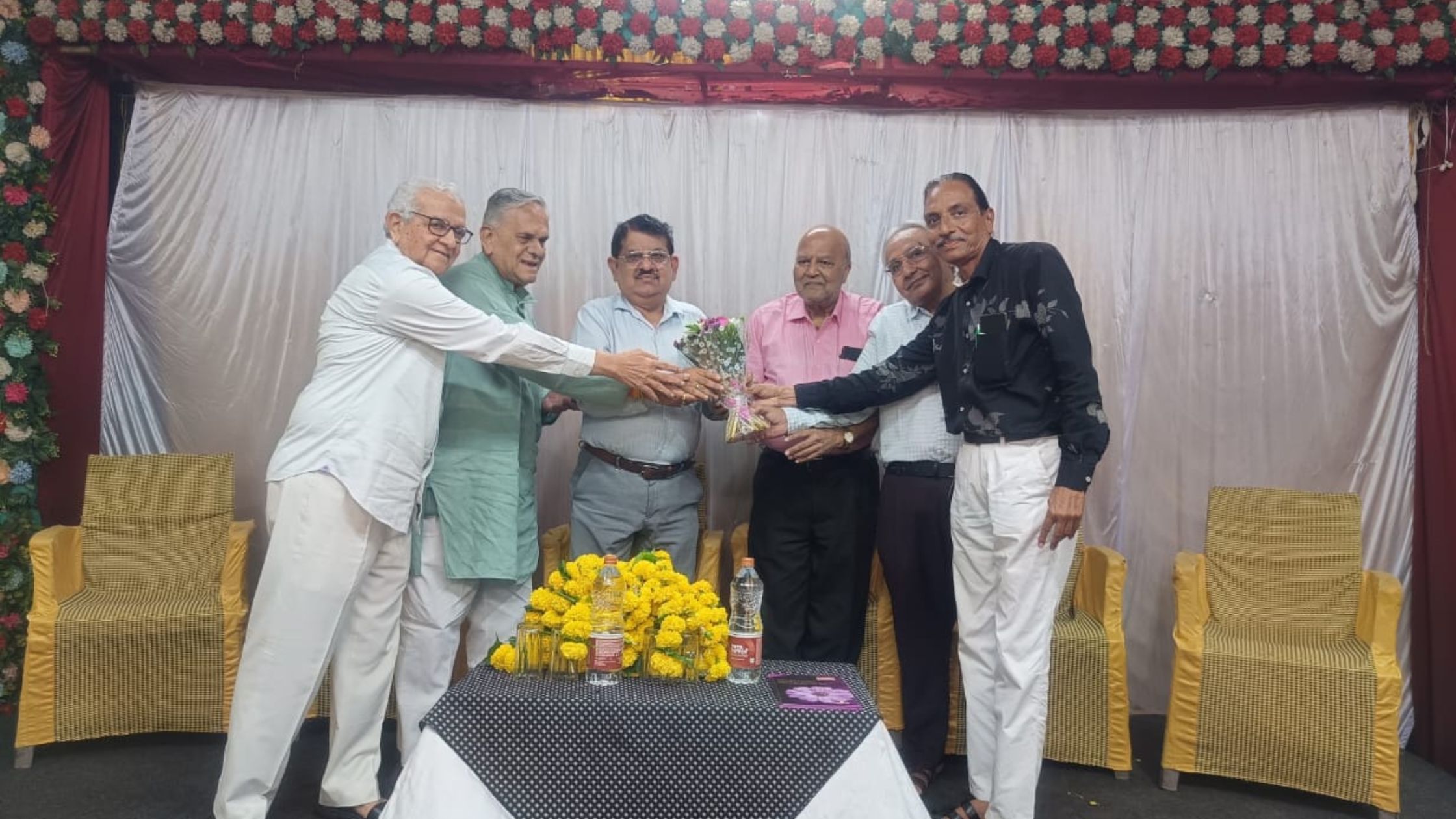 Inspire farmers to cultivate sorghum maize and groundnut along with soybean Deputy Director Tomar