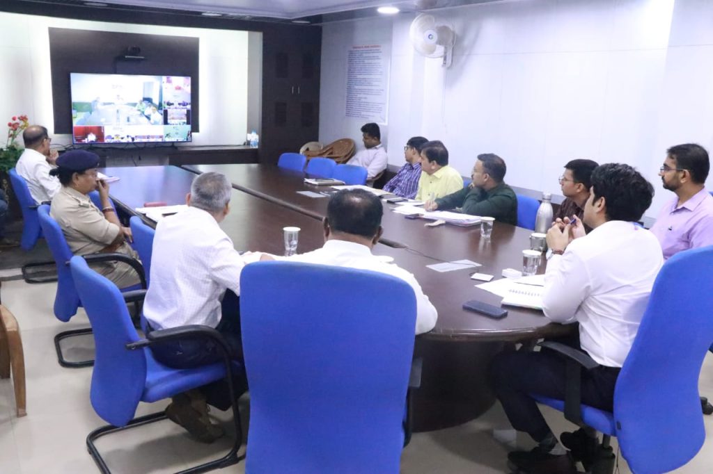 जिलों में उर्वरक वितरण में अव्यवस्था के लिए कलेक्टर होंगे उत्तरदायी : मुख्यमंत्री डॉ. यादव 2 33