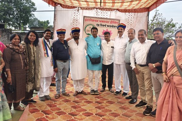 Jain community distributed sweaters and plates to 600 poor children