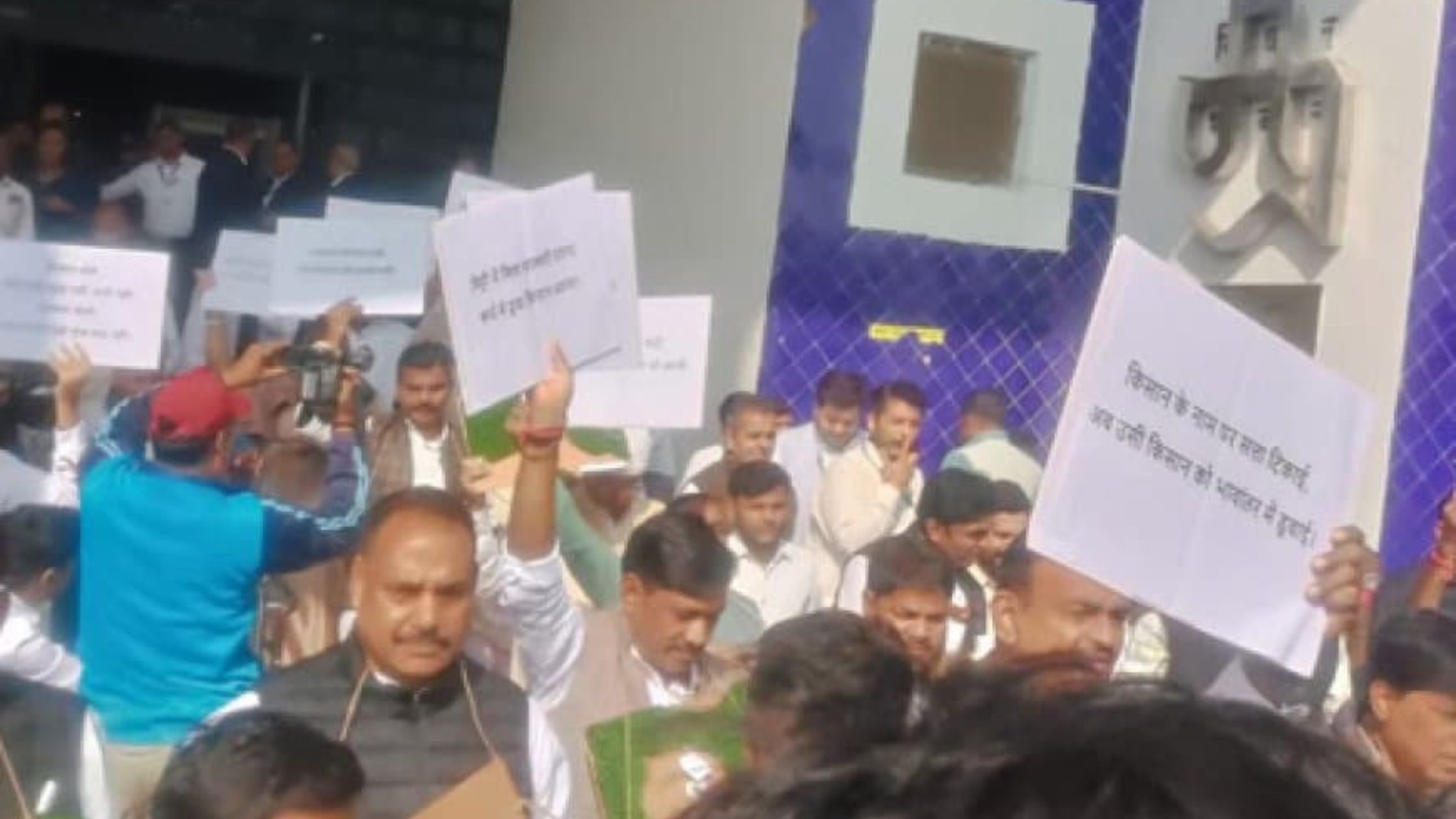 विधानसभा में गश खाकर गिरे कृषि मंत्री कंषाना सीएम ने जाने हाल