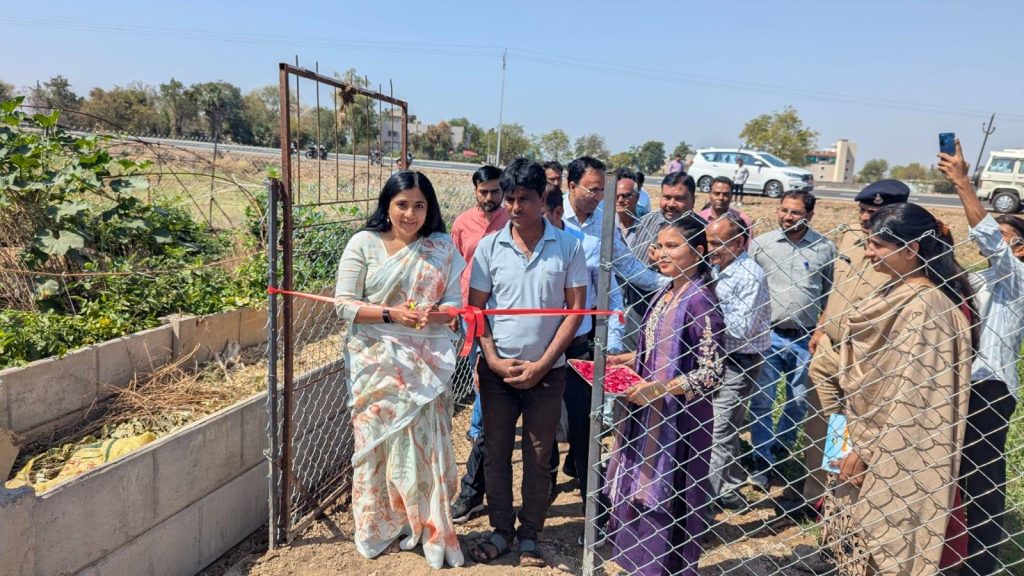 ग्राम छोटी कसरावद में बायो रिसर्च सेंटर का शुभारंभ, जैविक खेती को मिलेगा बढ़ावा 2 648091673 122286173234194917 5873500780000149118 n