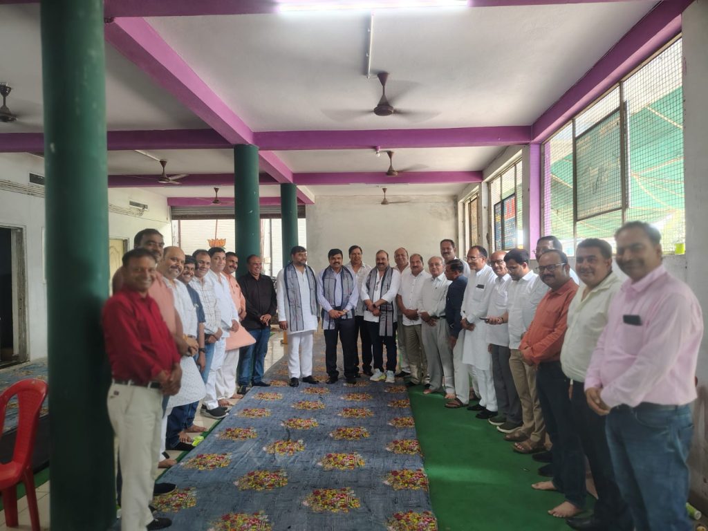 उज्जैन में राष्ट्रीय अध्यक्ष मनमोहन कलंत्री का भव्य स्वागत 4 9fd6f38b 11a8 4116 a447 7446a4fc3181