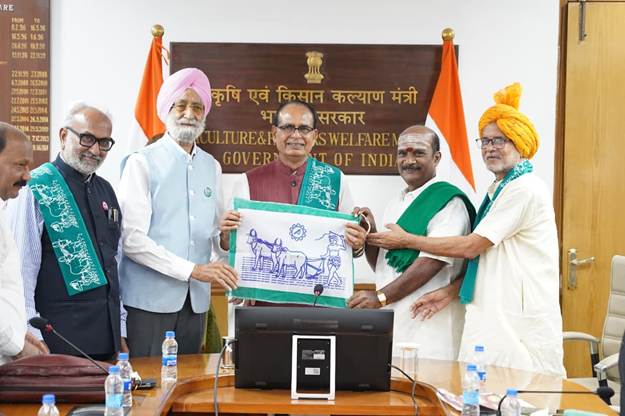 एथेनॉल पर किसानों की एकजुट आवाज, शिवराज बोले- किसान ही नीति का केंद्र, कृषि भवन के दरवाजे हमेशा खुले 2 image002A4B2