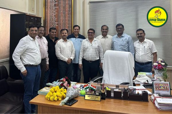 In Indore the Agricultural Input Dealers Association met with the Deputy Director of Agriculture
